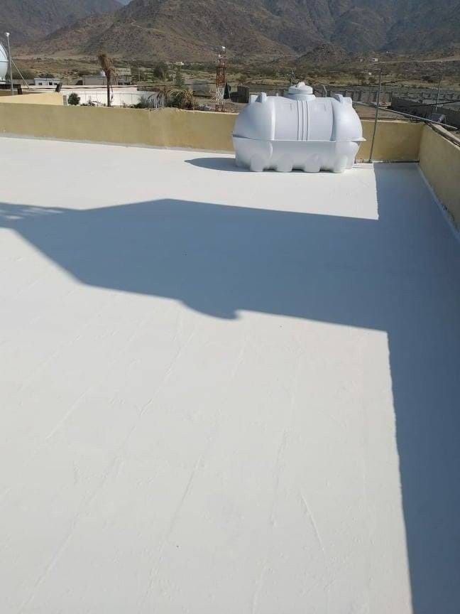 عوازل أسطح في الشرقية – حلول فعّالة لحماية المباني من تسربات المياه والرطوبة